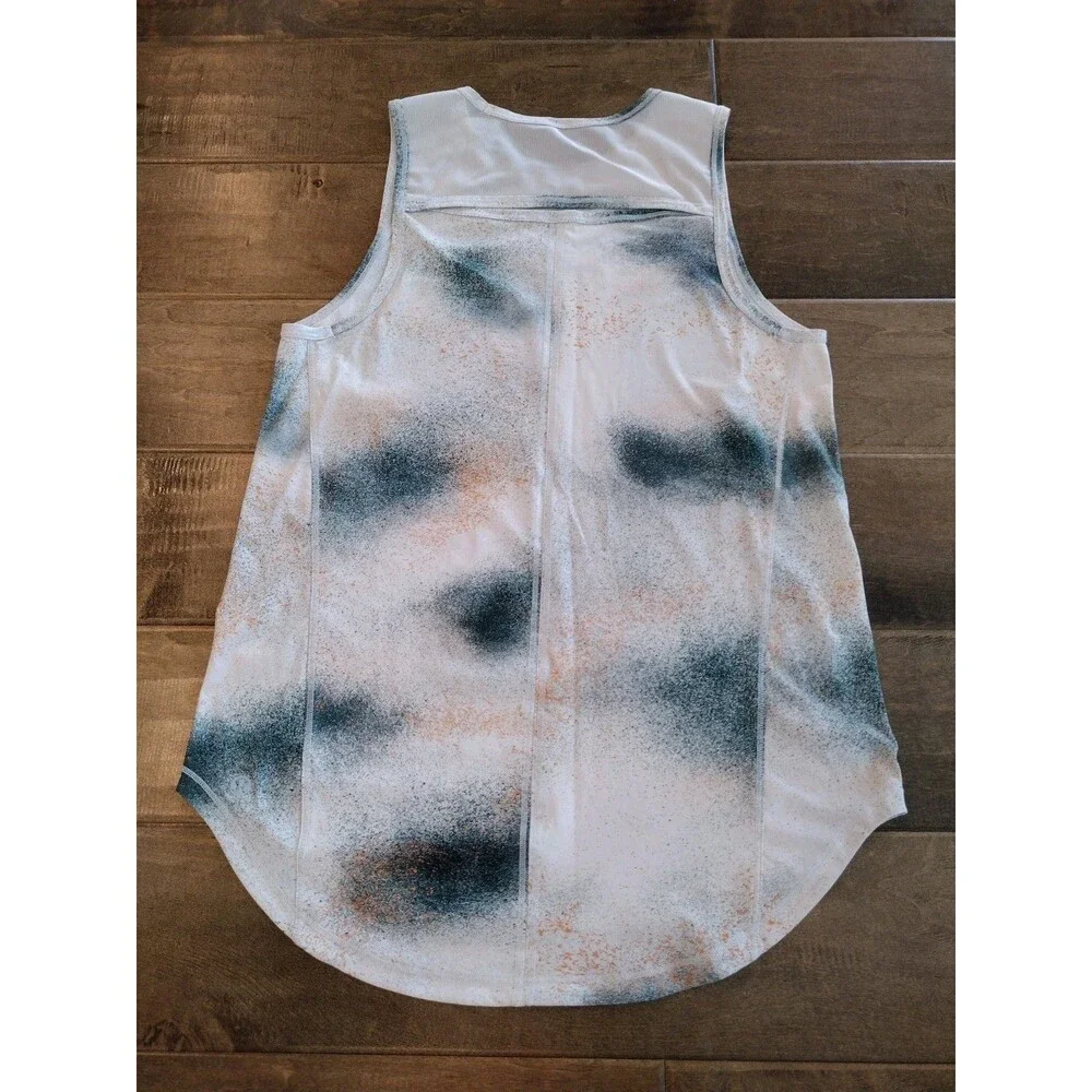 LULULEMON Women's Sculpt white print sleeveless tank top - size 6 8